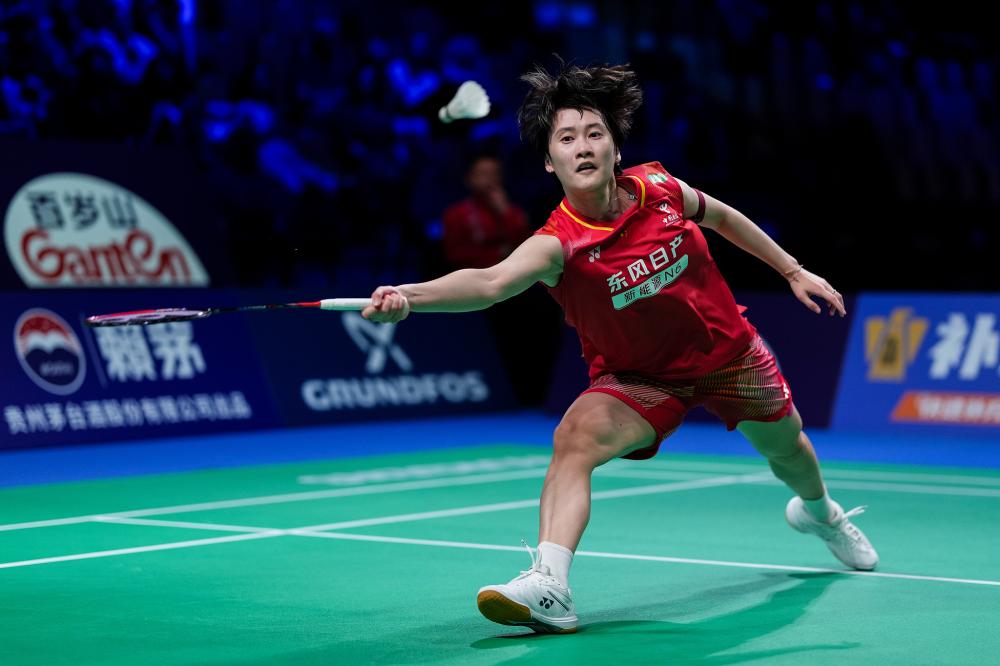 麦卡弗里如何重新定义美式橄榄球全能跑卫的进攻统治力与赛场传奇
